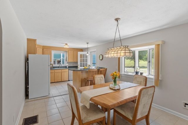 5 Noel Road, Andover, MA 01810