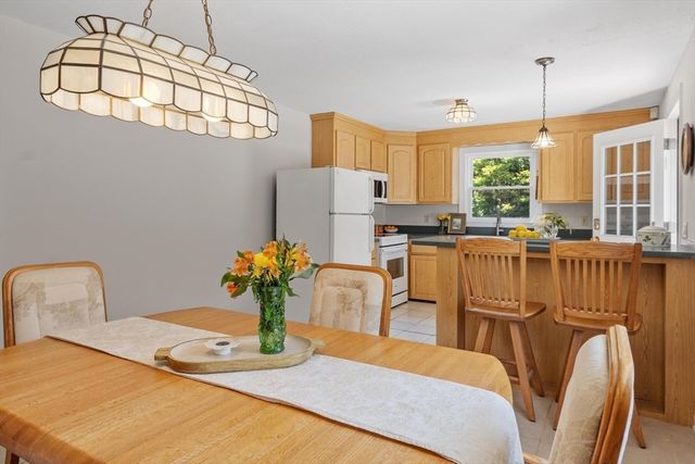 5 Noel Road, Andover, MA 01810