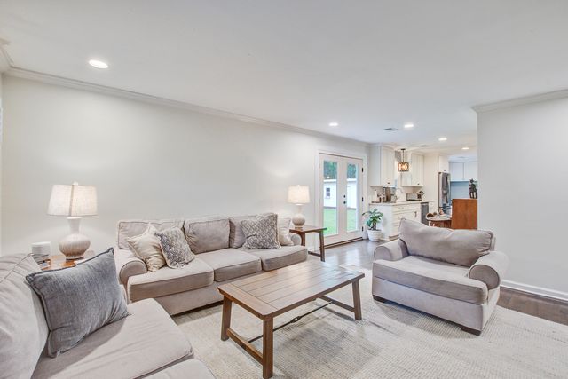1053 Planters Curve, Mount Pleasant, SC 29464