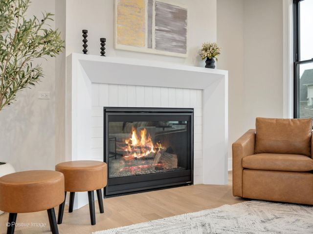 108 N Evergreen Avenue, Elmhurst, IL 60126