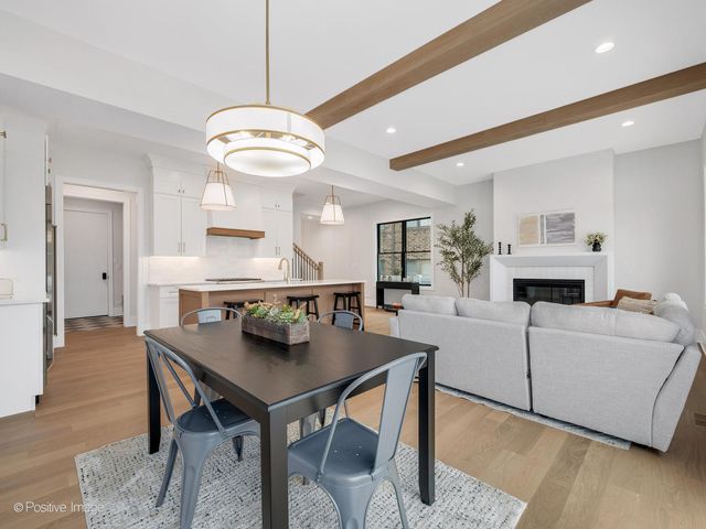 108 N Evergreen Avenue, Elmhurst, IL 60126