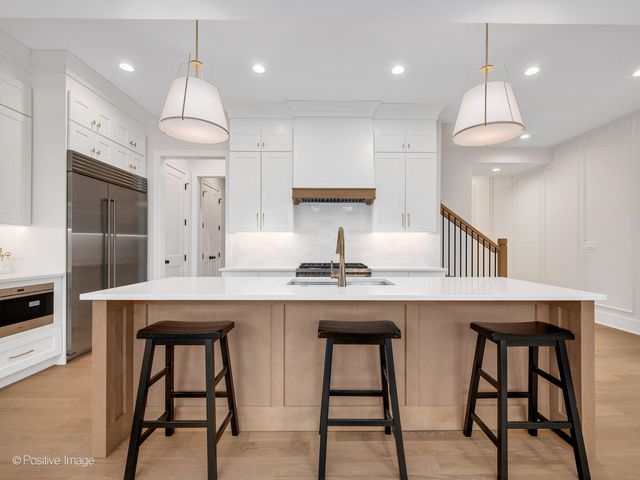 108 N Evergreen Avenue, Elmhurst, IL 60126