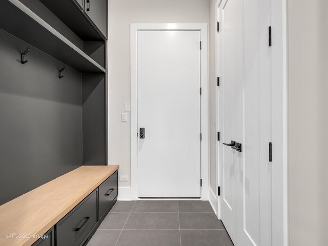 108 N Evergreen Avenue, Elmhurst, IL 60126