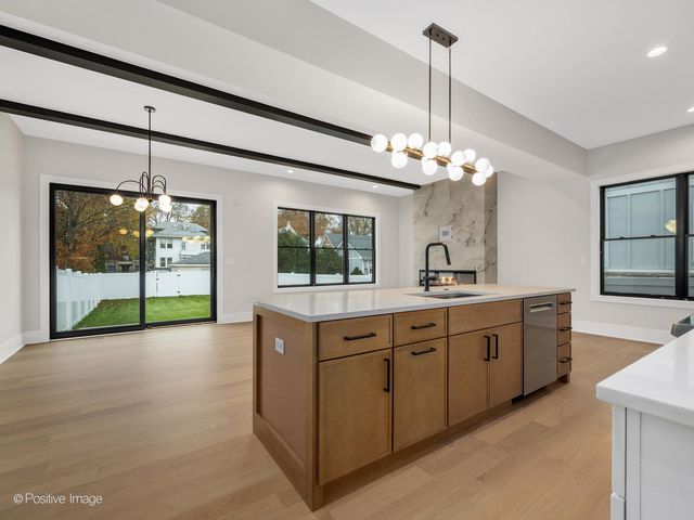 108 N Evergreen Avenue, Elmhurst, IL 60126