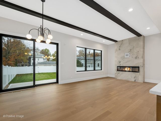 108 N Evergreen Avenue, Elmhurst, IL 60126