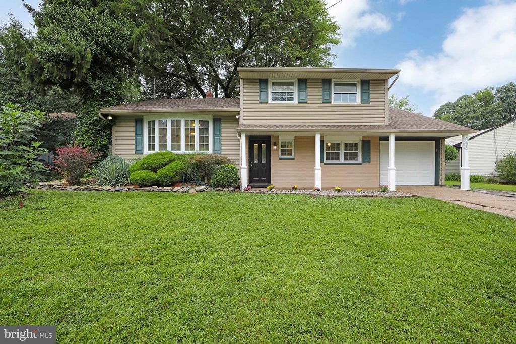 405 NARRAGANSETT DR, CHERRY HILL, NJ 08002 — exterior