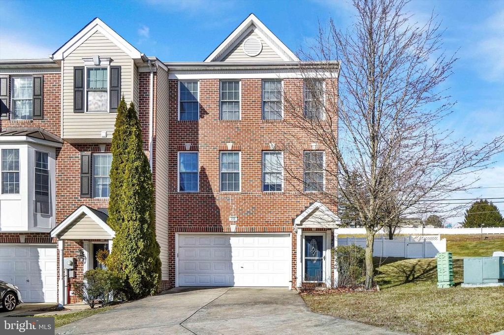 258 N FRONT ST, New Freedom, PA 17349