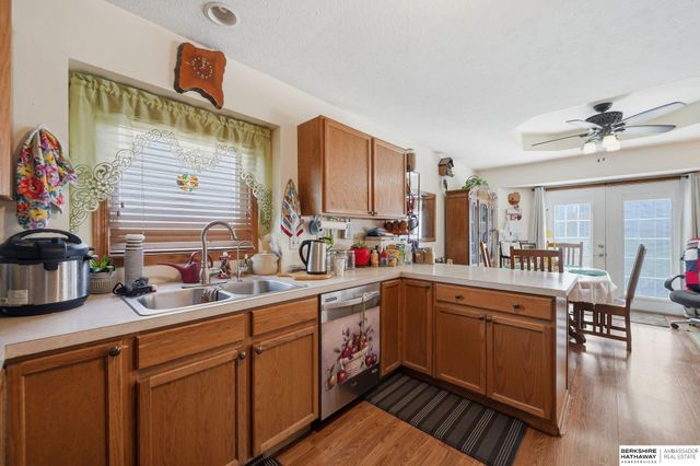 5400 Hunts Drive, Lincoln, NE 68512