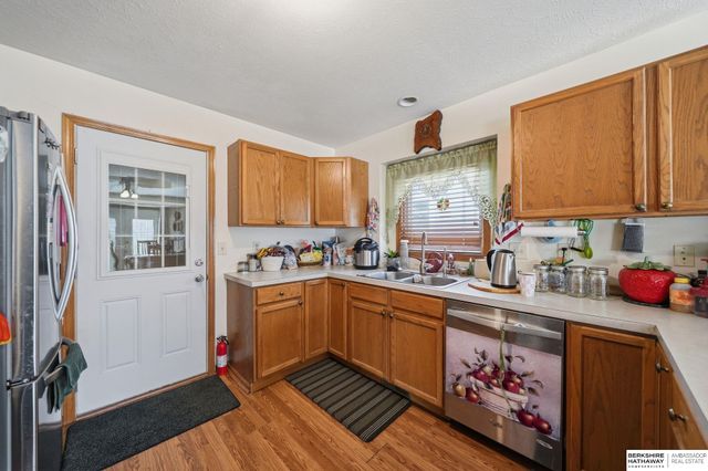 5400 Hunts Drive, Lincoln, NE 68512
