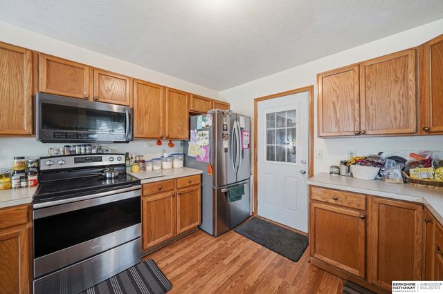 5400 Hunts Drive, Lincoln, NE 68512