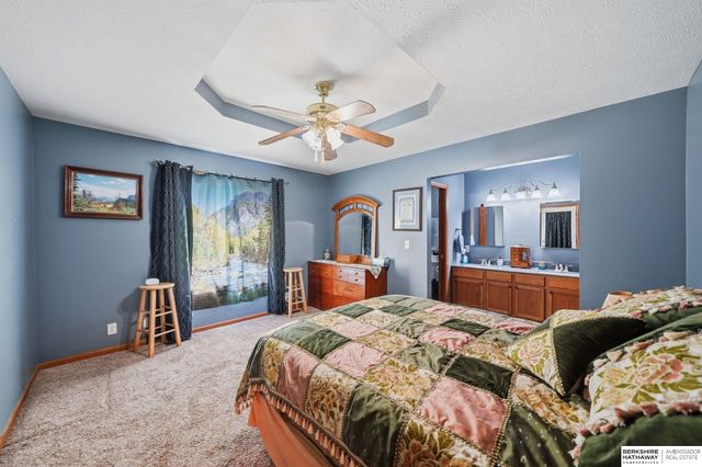 5400 Hunts Drive, Lincoln, NE 68512