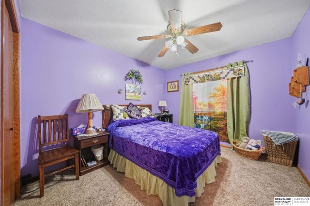 5400 Hunts Drive, Lincoln, NE 68512