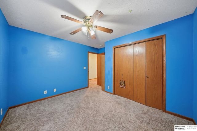 5400 Hunts Drive, Lincoln, NE 68512