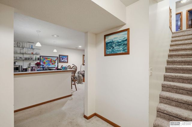 5400 Hunts Drive, Lincoln, NE 68512
