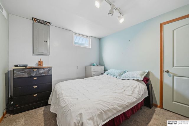 5400 Hunts Drive, Lincoln, NE 68512