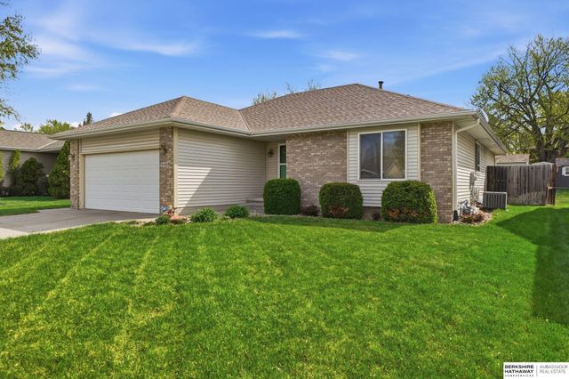 5400 Hunts Drive, Lincoln, NE 68512