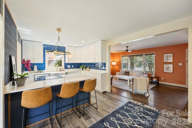 1941 Bentley Place, Charlotte, NC 28205