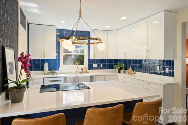 1941 Bentley Place, Charlotte, NC 28205