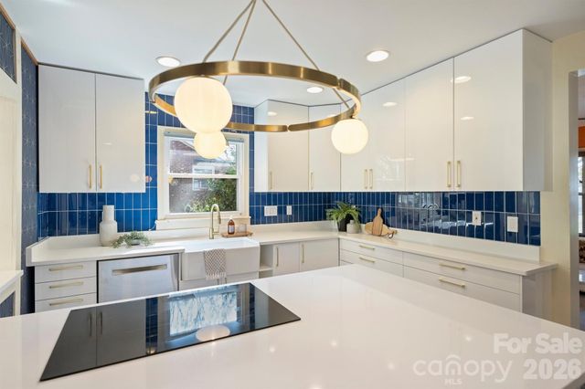 1941 Bentley Place, Charlotte, NC 28205