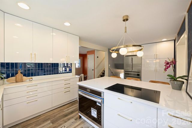 1941 Bentley Place, Charlotte, NC 28205