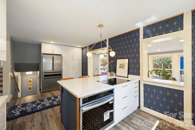 1941 Bentley Place, Charlotte, NC 28205