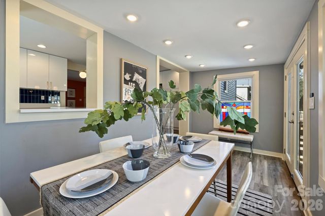 1941 Bentley Place, Charlotte, NC 28205