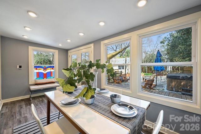 1941 Bentley Place, Charlotte, NC 28205