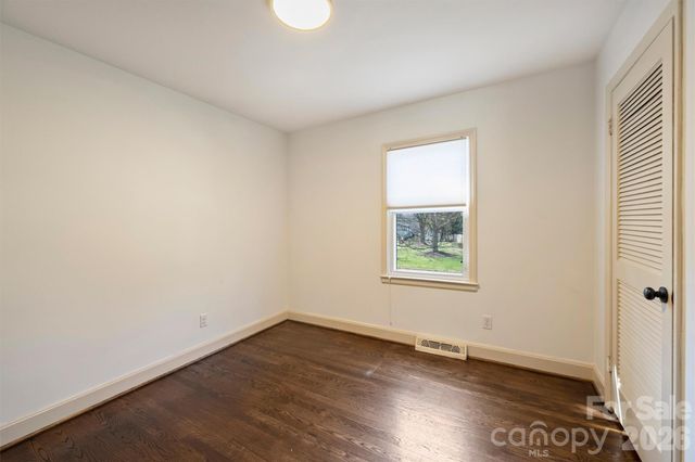 1941 Bentley Place, Charlotte, NC 28205