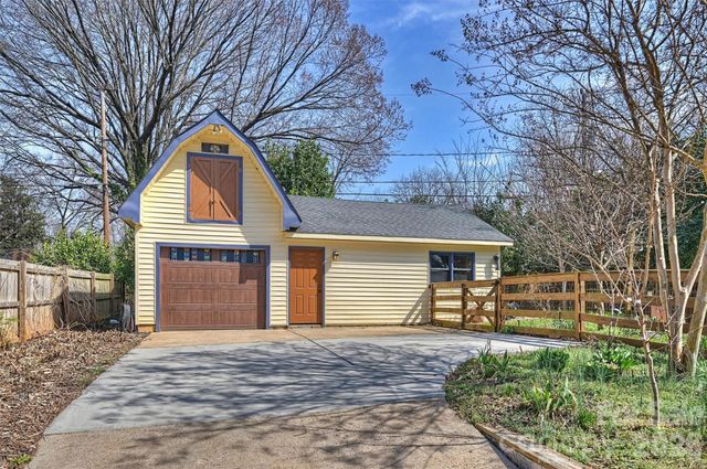 1941 Bentley Place, Charlotte, NC 28205