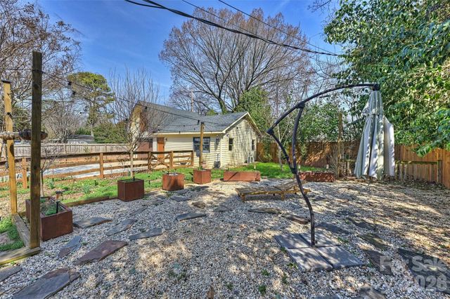 1941 Bentley Place, Charlotte, NC 28205