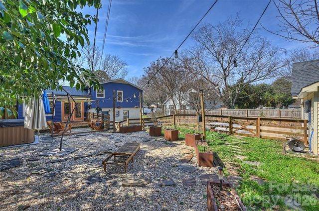 1941 Bentley Place, Charlotte, NC 28205