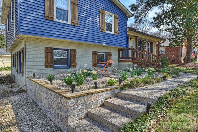 1941 Bentley Place, Charlotte, NC 28205