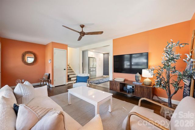 1941 Bentley Place, Charlotte, NC 28205