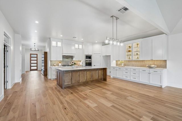 4924 Pont Neuf Road, Edmond, OK 73034