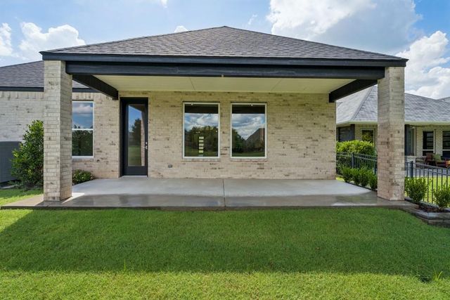 4924 Pont Neuf Road, Edmond, OK 73034