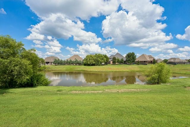 4924 Pont Neuf Road, Edmond, OK 73034