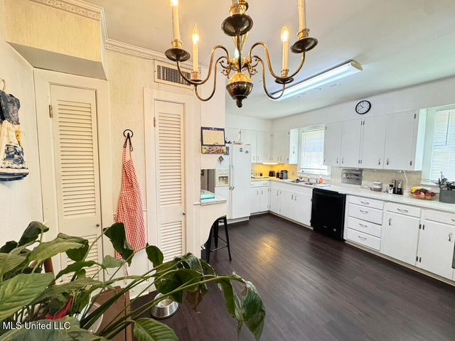 216 Lower Woodville Road, Natchez, MS 39120