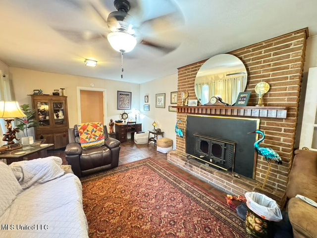 216 Lower Woodville Road, Natchez, MS 39120