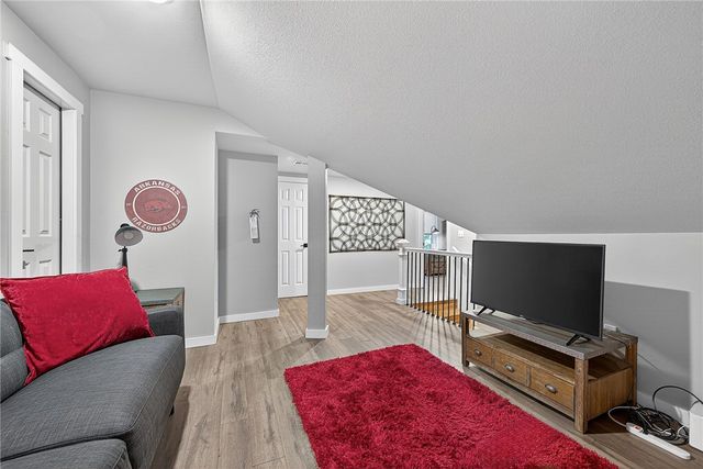 3225 N Kings Cross, Fayetteville, AR 72703