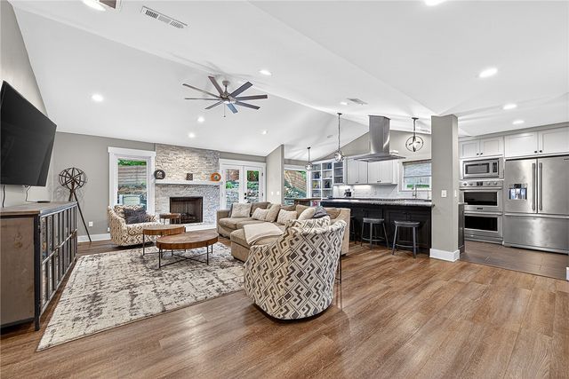 3225 N Kings Cross, Fayetteville, AR 72703