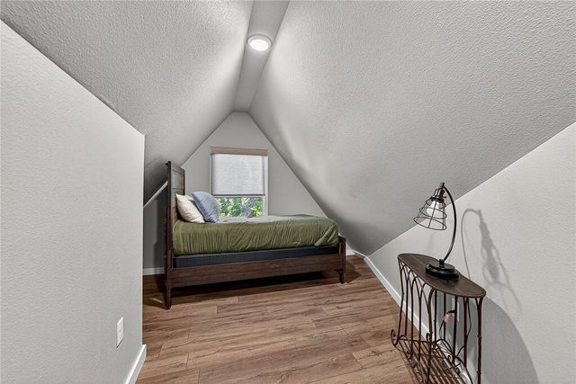 3225 N Kings Cross, Fayetteville, AR 72703