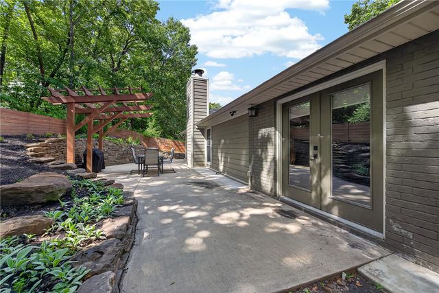 3225 N Kings Cross, Fayetteville, AR 72703