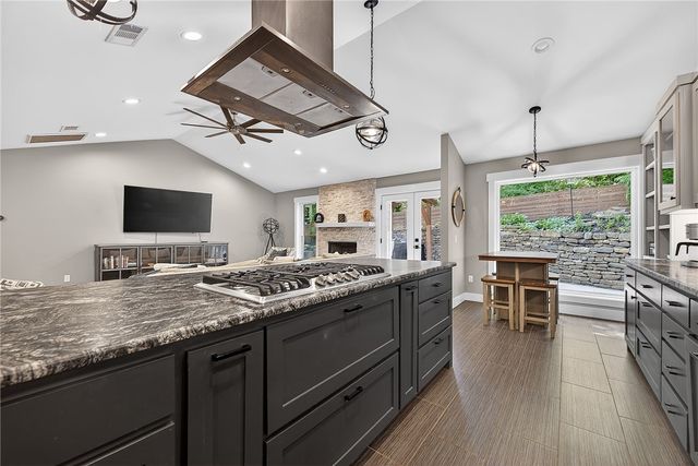 3225 N Kings Cross, Fayetteville, AR 72703