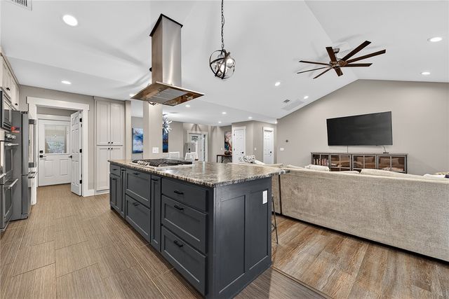 3225 N Kings Cross, Fayetteville, AR 72703