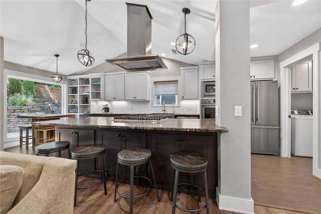 3225 N Kings Cross, Fayetteville, AR 72703