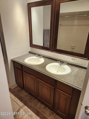 222 14TH Avenue N 111, Jacksonville Beach, FL 32250