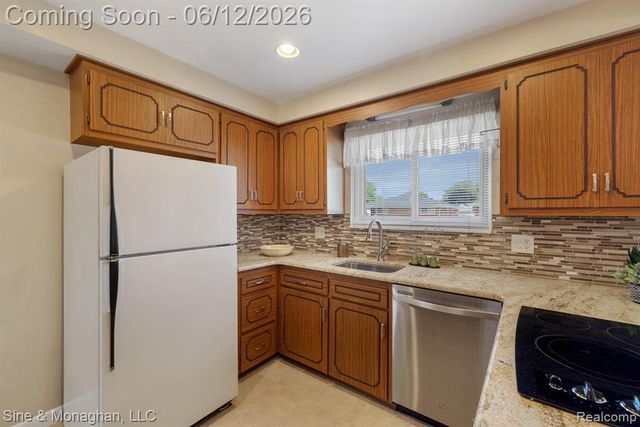 1924 Newman Street, Trenton, MI 48183
