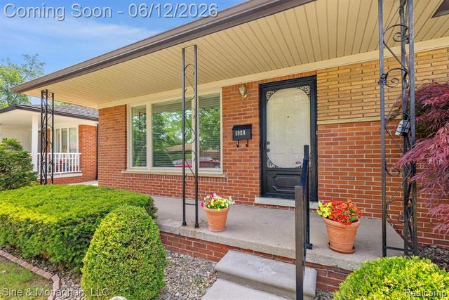 1924 Newman Street, Trenton, MI 48183