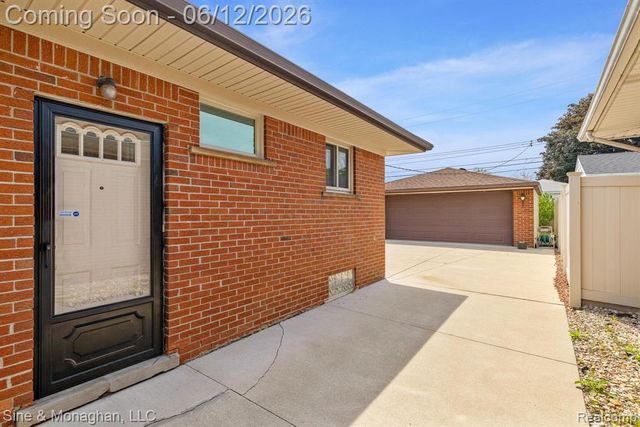 1924 Newman Street, Trenton, MI 48183