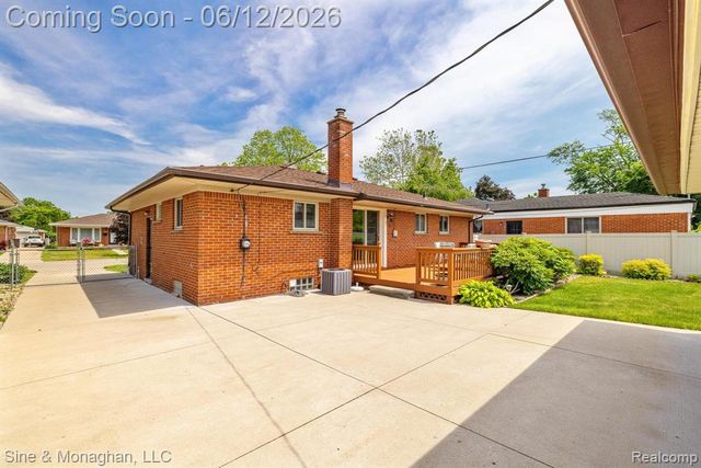 1924 Newman Street, Trenton, MI 48183